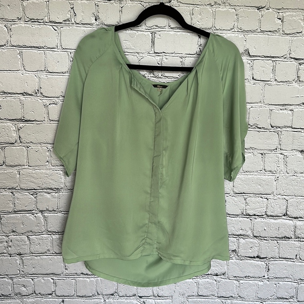 Women’s XL Green Flowy Button Up Top Rouched Sleeves Milano